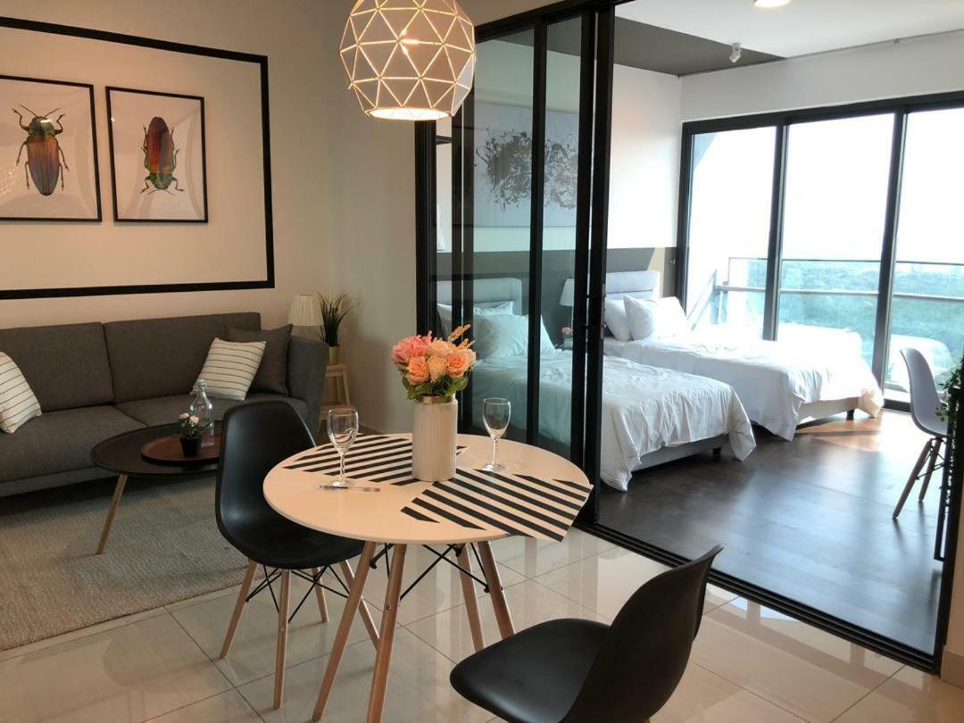 Almas Suites By Iconic Bliss Nusajaya  Eksteriør billede